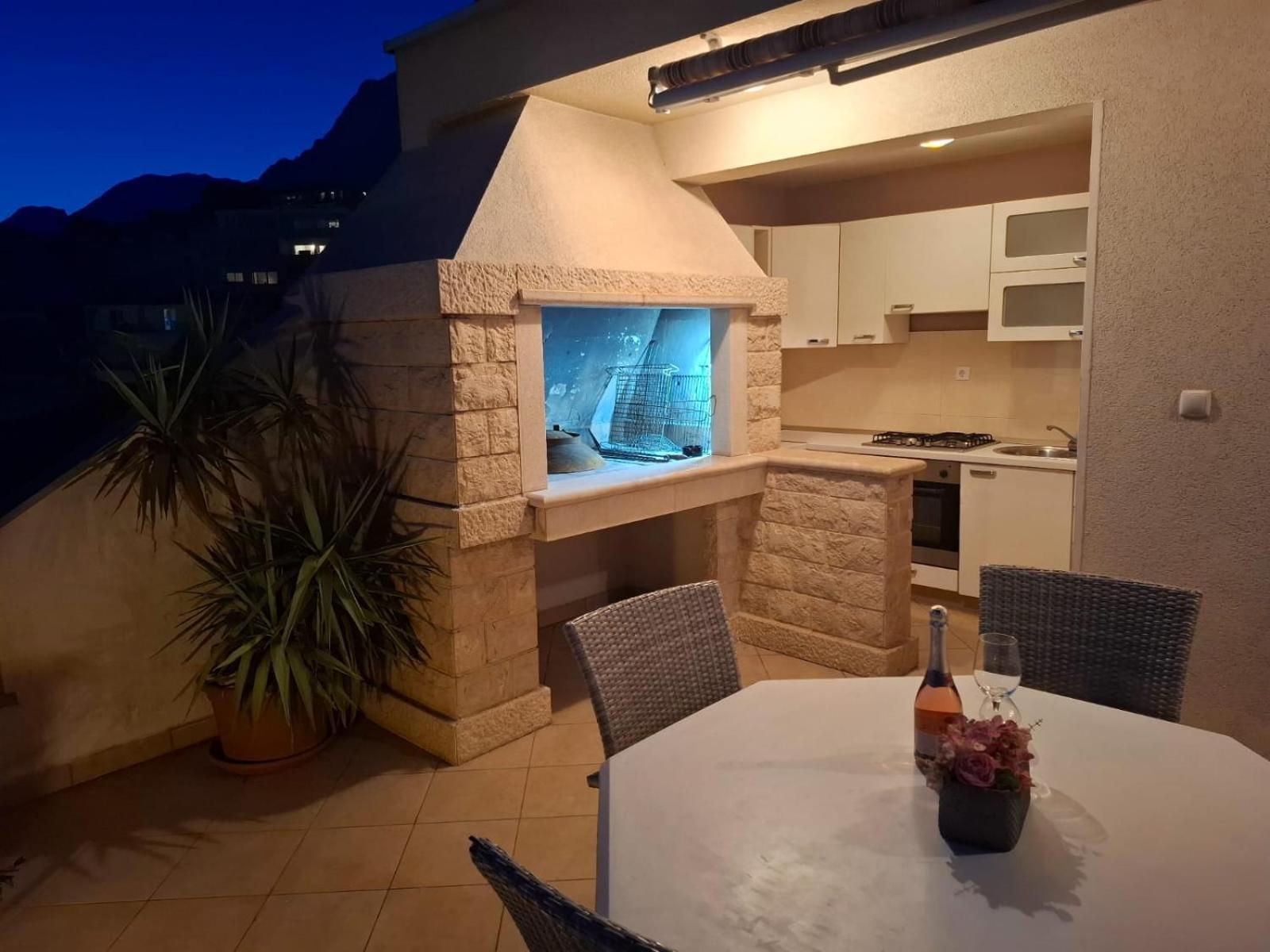 Appartamento Happy Basset Terrace Makarska Esterno foto