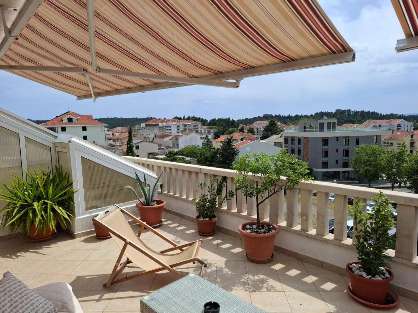 Appartamento Happy Basset Terrace Makarska Esterno foto